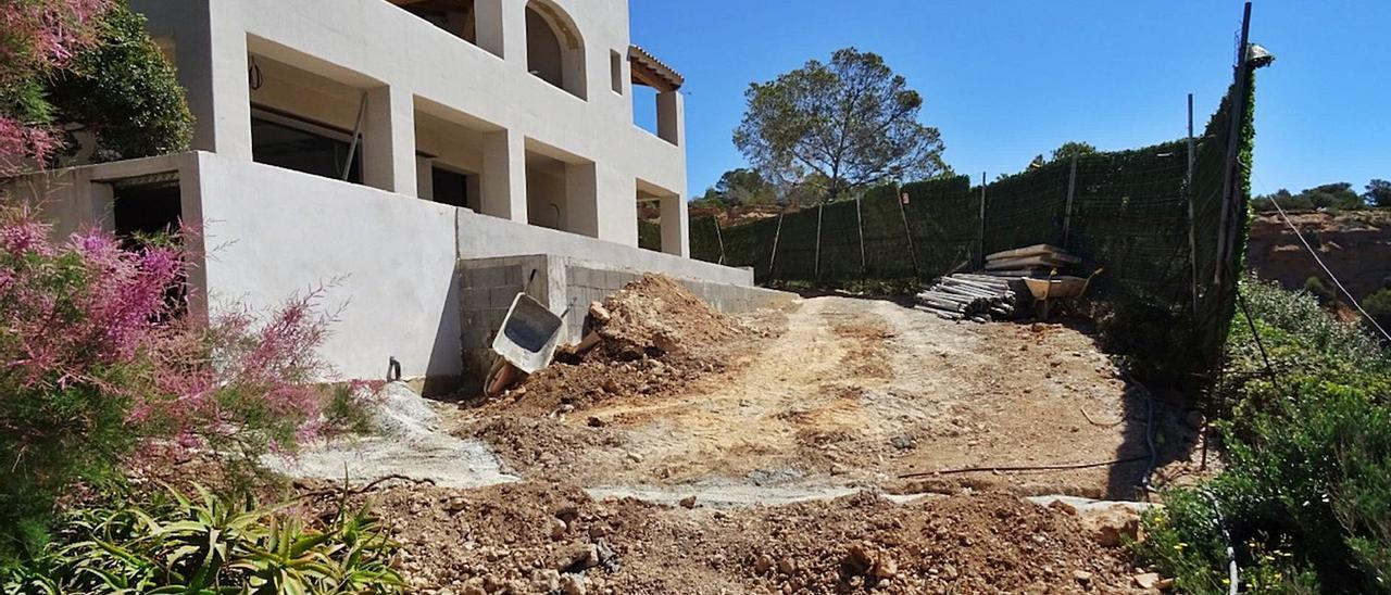 Parte de las obras de reforma en una de las dos villas.