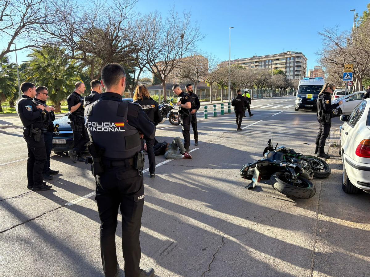 El joven atendido por la policía.
