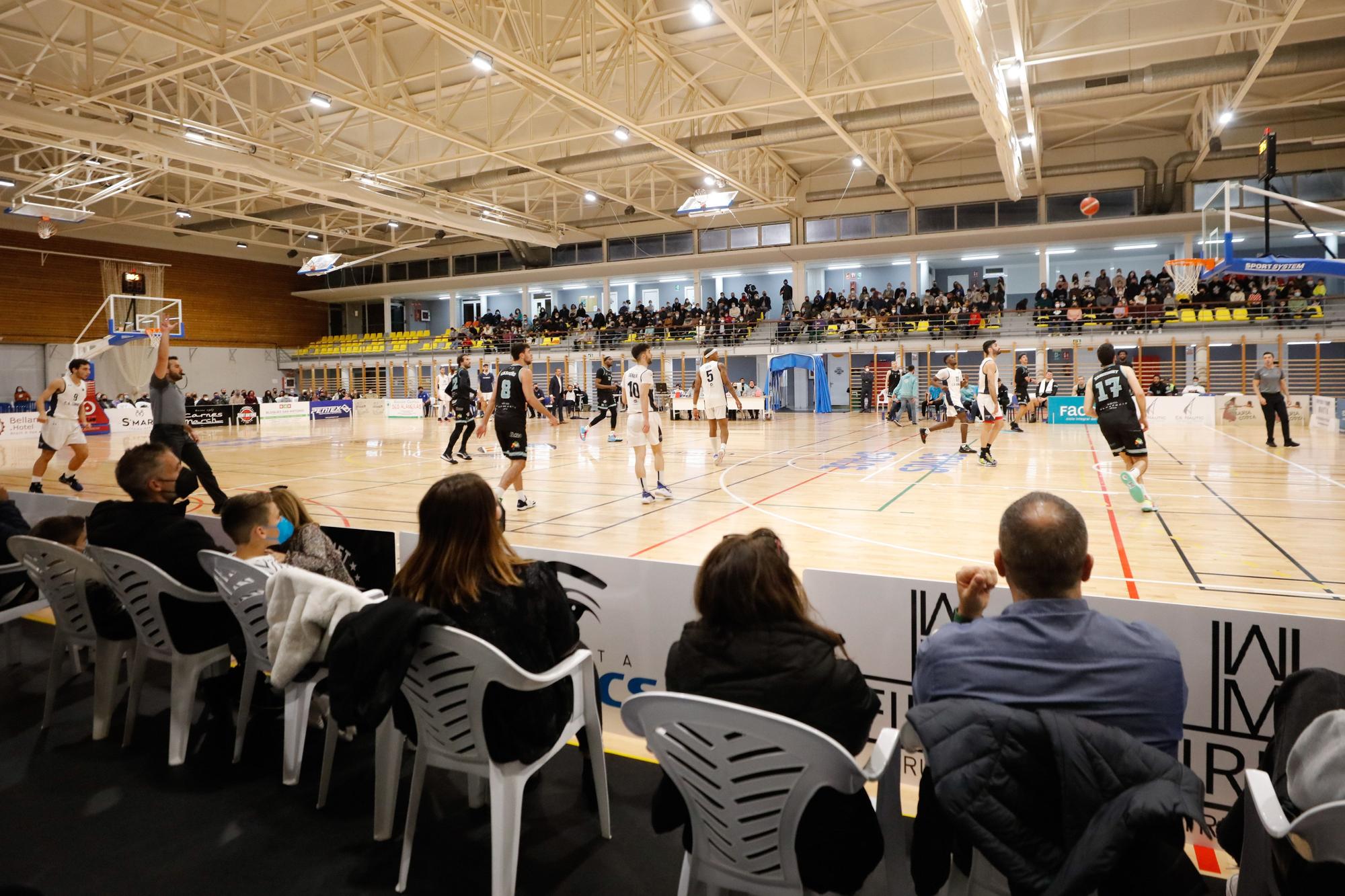 Partido entre el CB Sant Antoni y el CB Cornellà