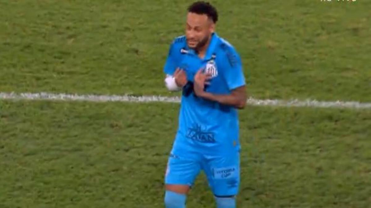 Neymar enfadado al ser sustituido