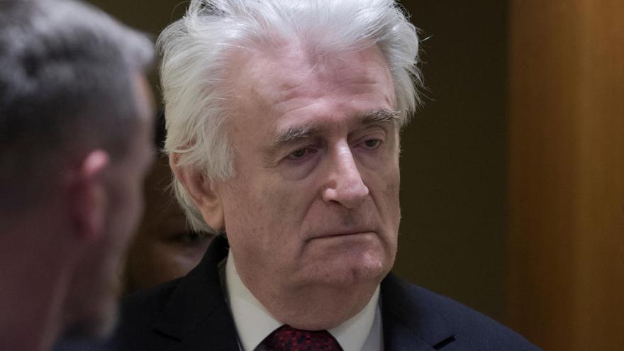 El exlíder serbobosnio Radovan Karadzic, condenado a cadena perpetua