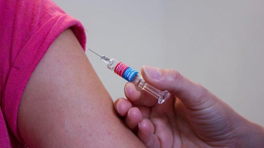Hasta un 83% de enfermeras parecen dispuestas a predicar con el ejemplo y vacunarse de la gripe este año