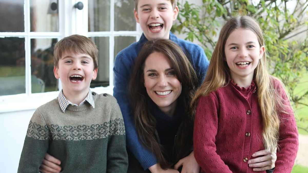 Primera fotografia de Kate Middleton amb els seus fills després de ser sotmesa a una operació quirúrgica.