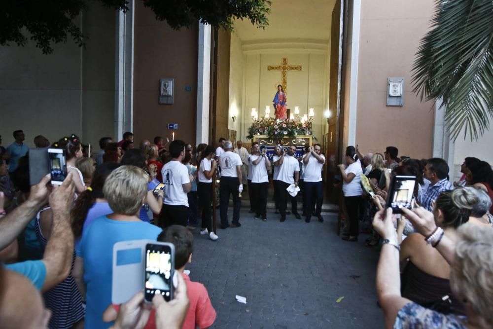 La imagen de la Patrona recorre las calles