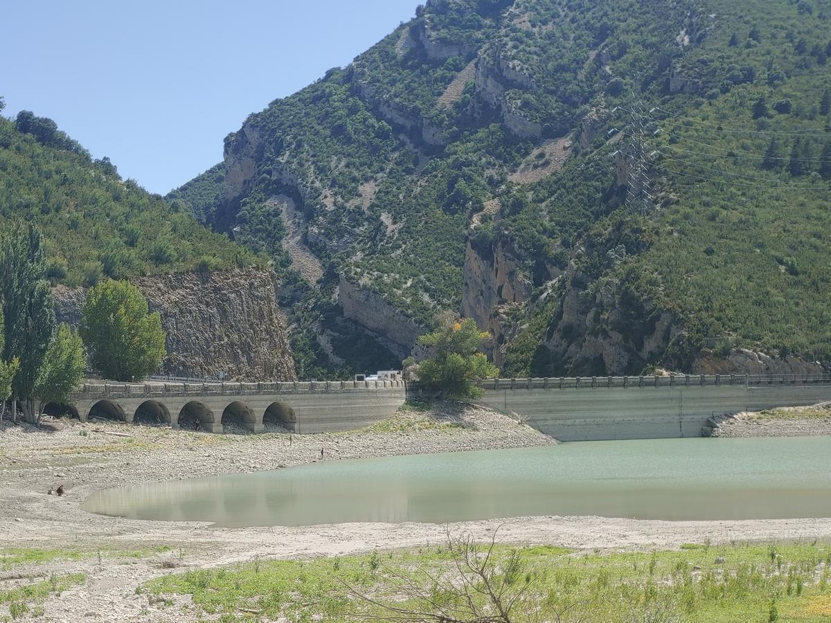 EMBALSE DE ARGUÍS