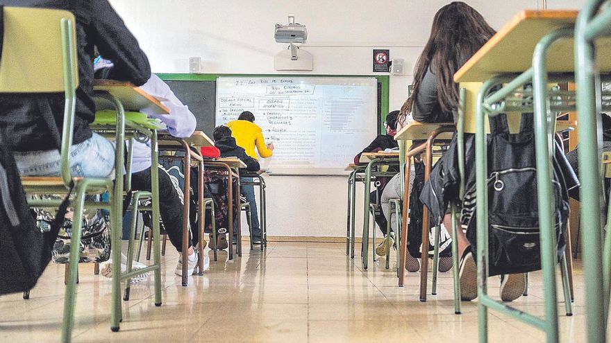 Canarias inicia la ‘vuelta al cole’ con las viejas reivindicaciones pendientes