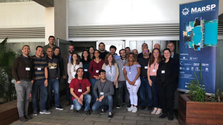 Los expertos internacionales durante la sesión de trabajo del proyecto MarSP en el Centro Oceanográfico de Canarias.