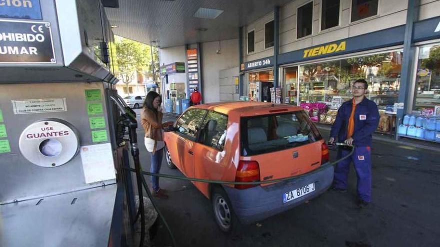 El gasóleo A, por debajo del euro el litro en todas las estaciones de la provincia