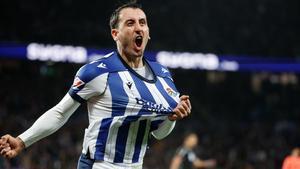 Oyarzabal, celebrando uno de sus goles con la Real Sociedad