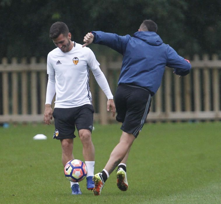 Entrenamiento del Valencia en Marlow