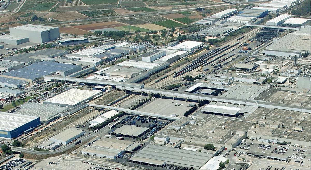 Imagen aérea de la planta deFord Almussafes y de su parquede proveedores.. POLÍGONO DE ALMUSSAFES . PLANTA DE FORD