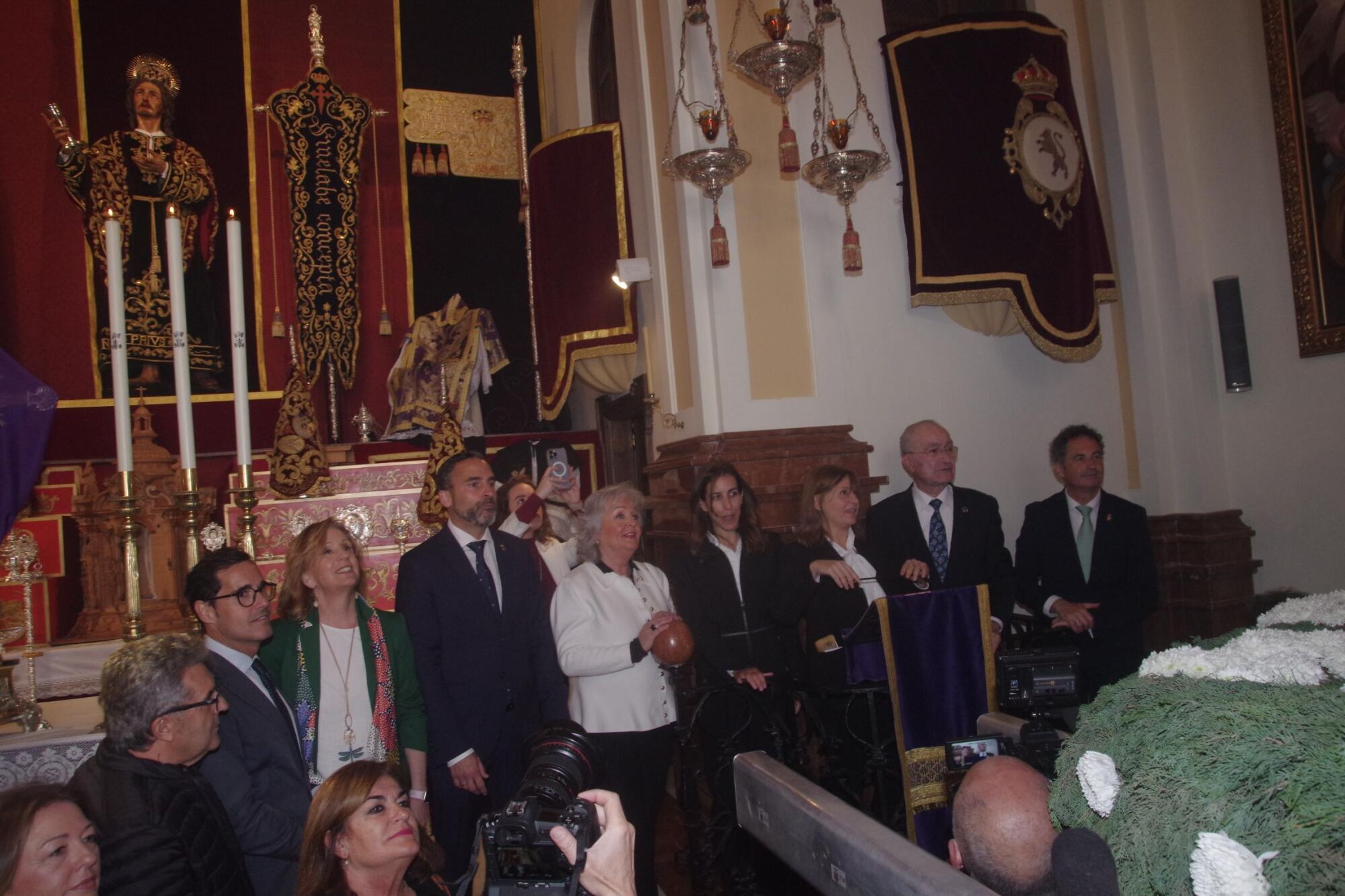 Ofrenda floral del Ayuntamiento de Málaga a la Virgen de las Penas
