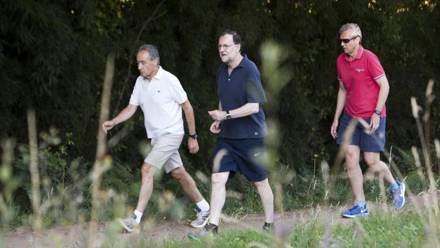 Rajoy suma adeptos a su caminata