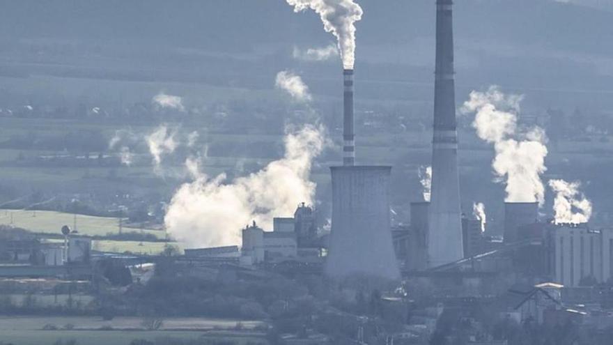 La gran indústria continua augmentant les emissions al món.