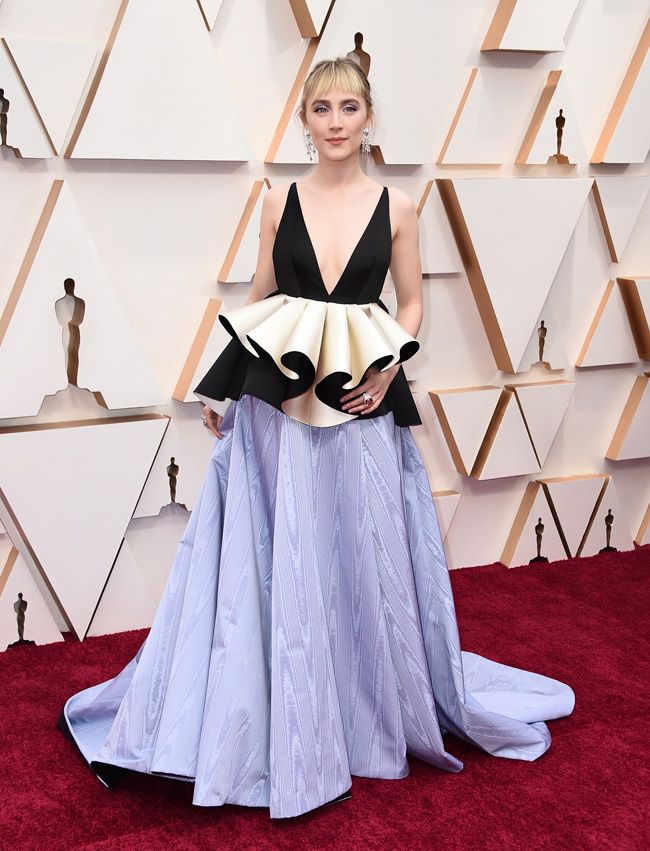 Saoirse Ronan en los Premios Oscar 2020 con un diseño de Gucci