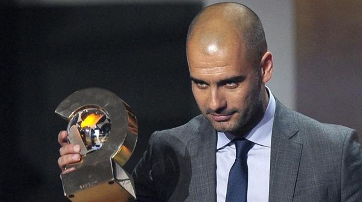 El tècnic del Barcelona, Pep Guardiola, ha estat guardonat com a millor entrenador en la gala de la Pilota d’Or.