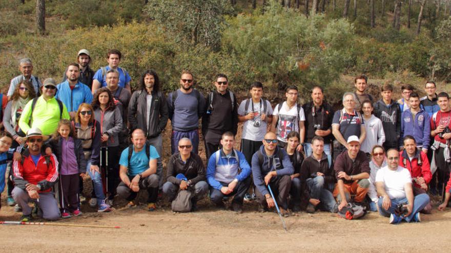 Foto de grupo de los asistentes al encuentro.