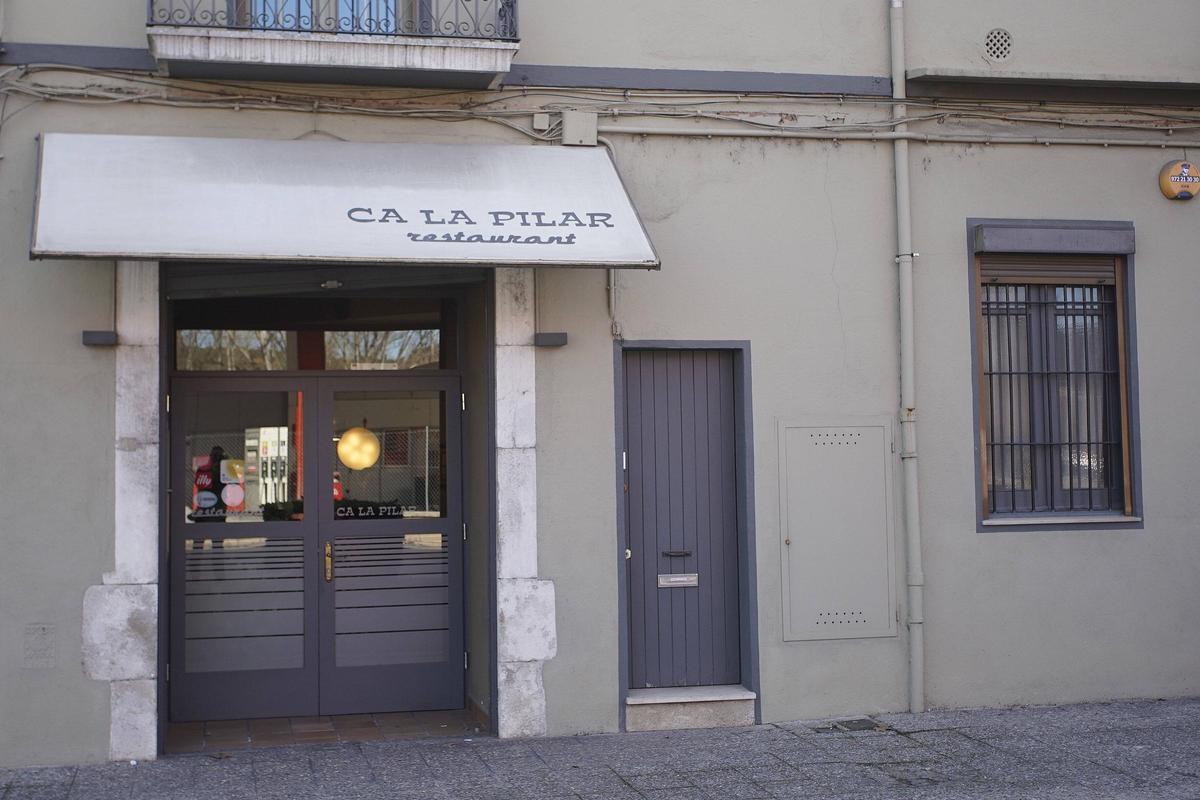 L'exterior del restaurant Ca la Pilar, a Pont Major, Girona.