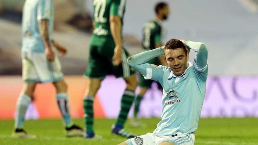 Iago Aspas lamenta una ocasión fallada. // Marta G. Brea