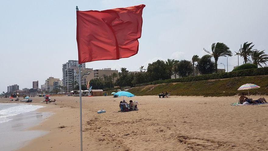 Cierran al baño la playa de Fora Forat de Vinaròs por contaminación fecal