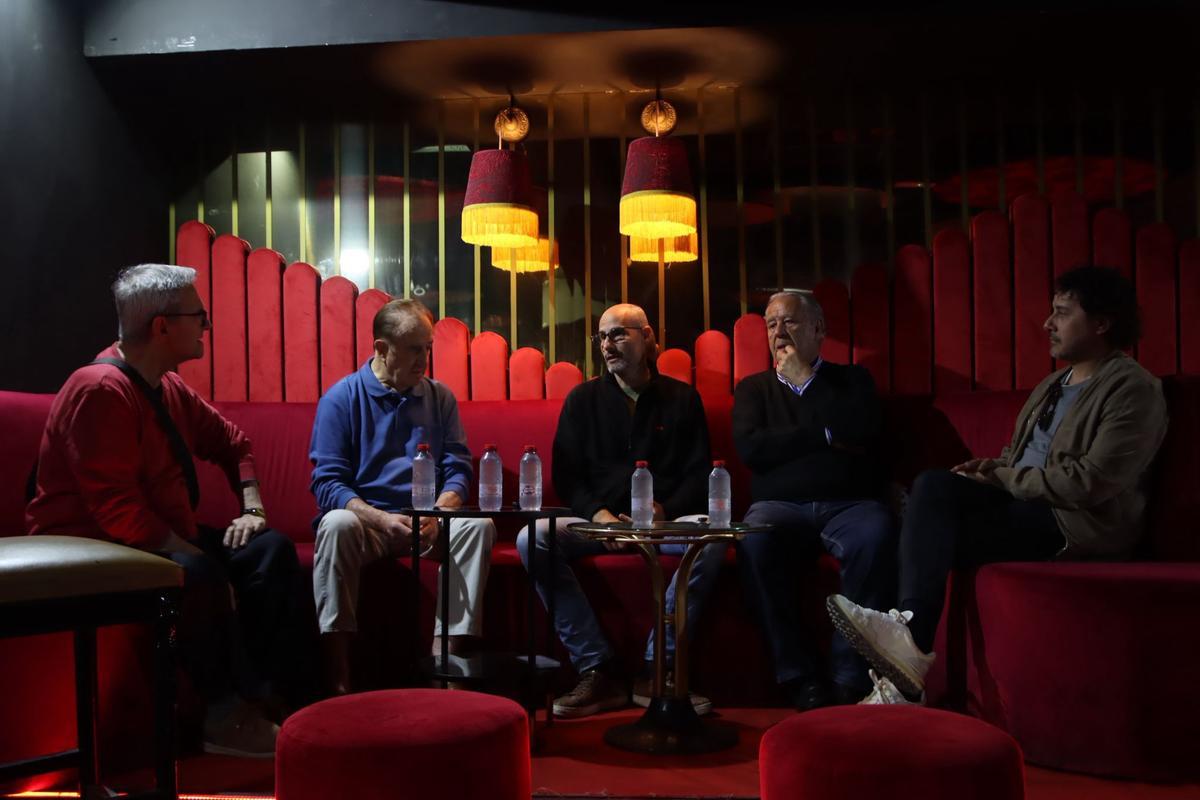 Enrique Saus, Ximo Lara, Óscar Iglesias, Nicolás Parra y Alberto Flores, varias generaciones de gerentes de la sala Sider, hoy Picca