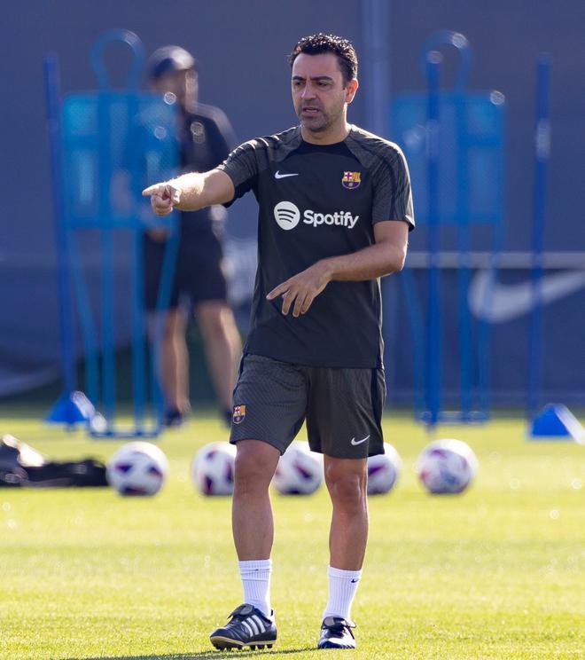 ¡Buenas noticias para Xavi! Íñigo ya entrena con el grupo antes del Barça - Cádiz