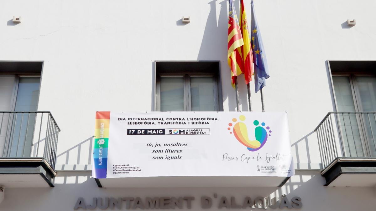 Pancarta en el Ayuntamiento de Alaquàs