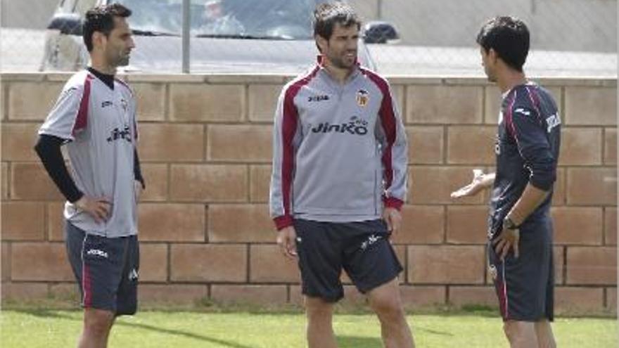 Jonas y Albelda entrenaron ayer al margen del grupo.