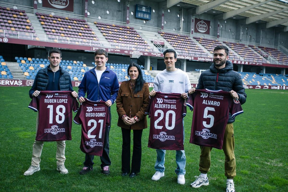 Rubén López e Diego Gómez, presentados co Pontevedra xunto a Alberto Gil y Álvaro