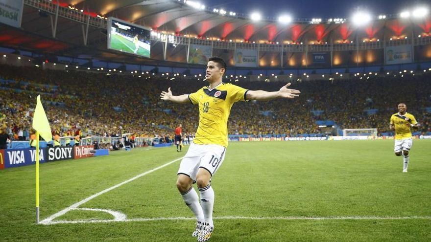 James Rodríguez festeja el primer gol de Colombia ante Uruguay.