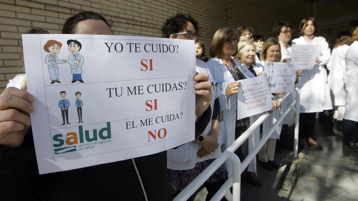 Una de las protestas realizadas en Univérsitas, antes de la pandemia, por las agresiones a sanitarios.