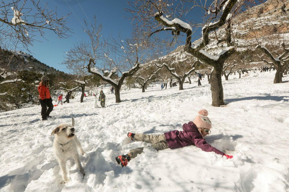 Un día de nieve en Confrides y Serrella.