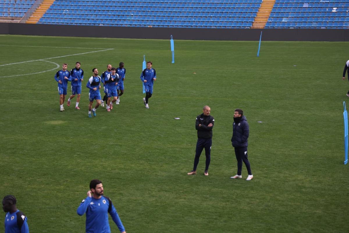 Así ha sido el entrenamiento de puertas abiertas del Hércules CF Así ha sido el entrenamiento de puertas abiertas del Hércules CF