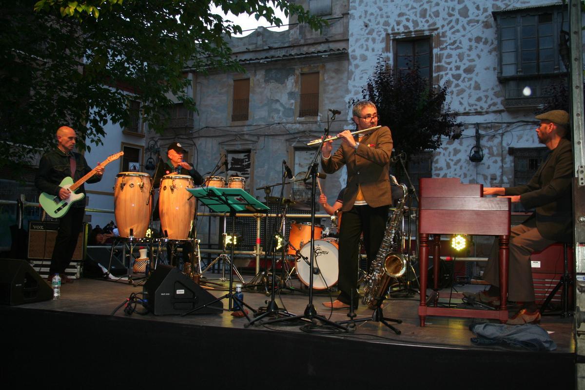 El jazz estaba muy presente en la Glorieta de San Vicente durante toda la noche.