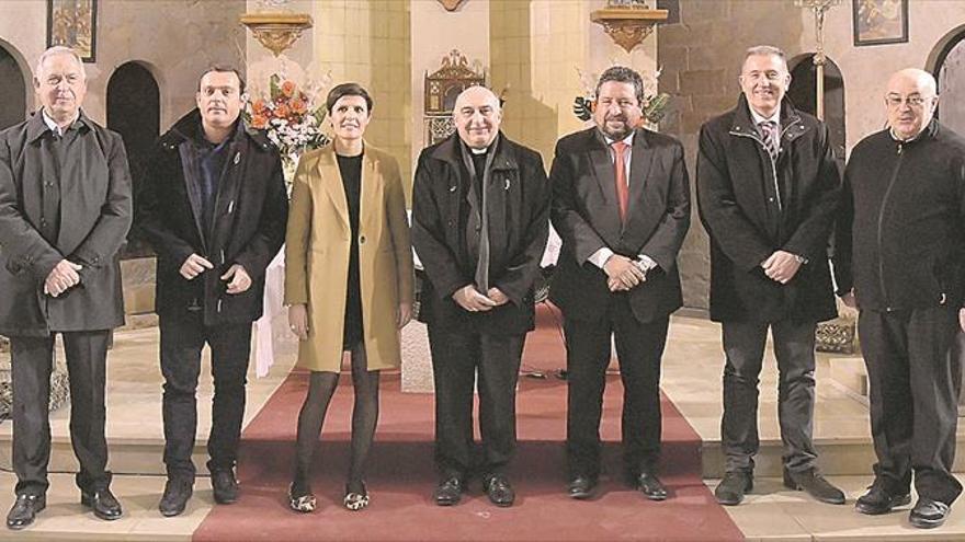 Canet recupera su campanario y repara la cornisa de la iglesia