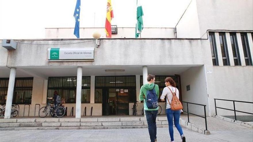 Entrada de la Escuela Oficial de Idiomas.