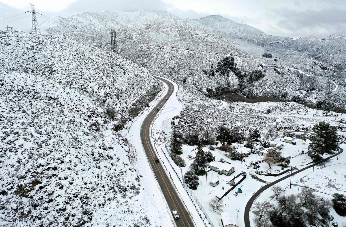 Fuertes nevadas en el sur de California