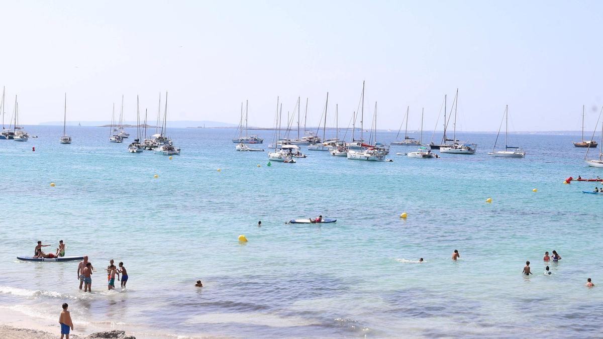 PLAYA SES SALINES EN UNA IMAGEN DE ARCHIVO
