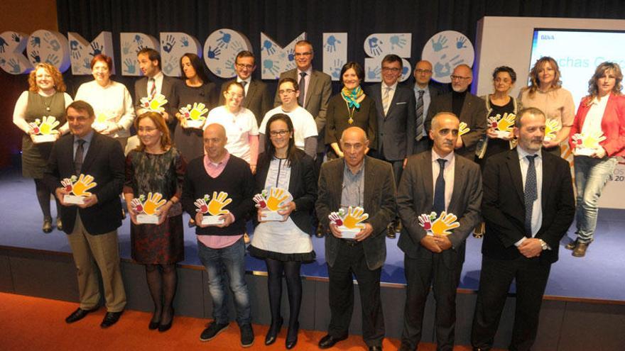El BBVA premia ocho proyectos solidarios para 653 gallegos