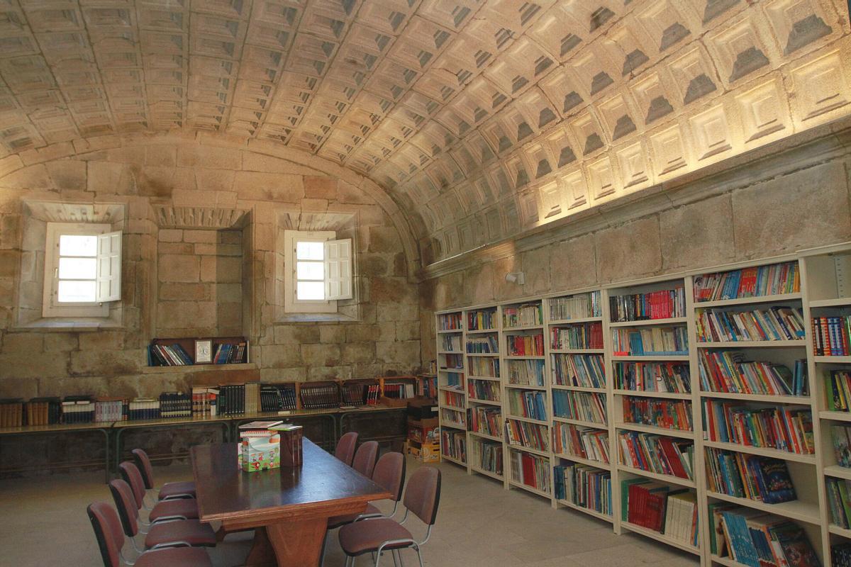 Así es la antigua sala de los monjes convertida en biblioteca pública en Montederramo