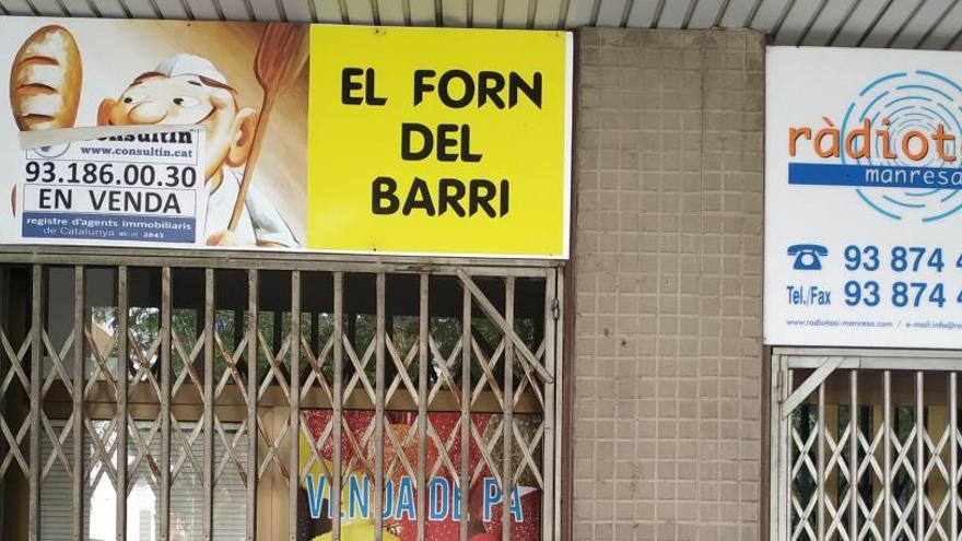 El carrer Oleguer Miró té catorze dels vint-i-un baixos comercials a la venda o per llogar