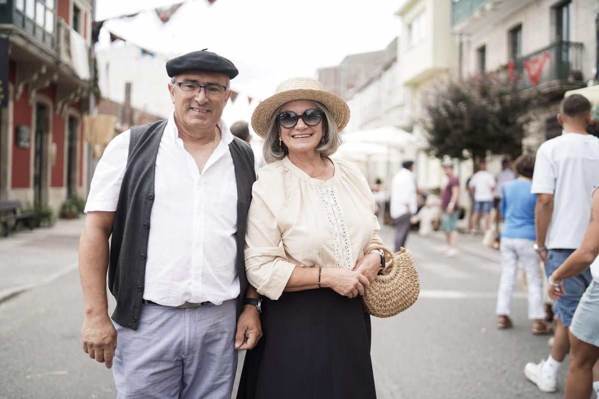 La Feria 1900 de Curtis revive un negocio familiar del siglo XX para destinar sus beneficios a la Fundación Centro Oncológico de Galicia.