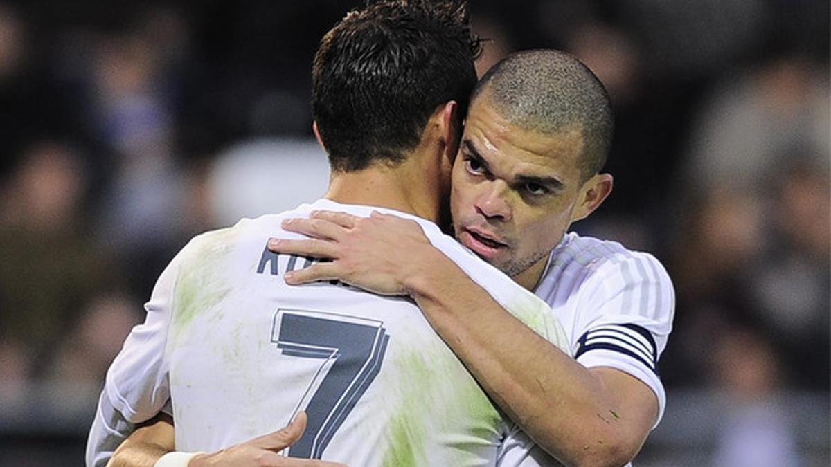 Pepe felicitó a Cristiano por su gol