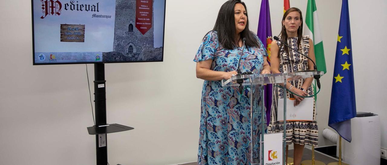 Presentación del Mercado Medieval de Monturque con la delegada de Cohesión Social, Consumo y Participación Ciudadana, Dolores Amo y la alcaldesa de Monturque, Teresa Romero