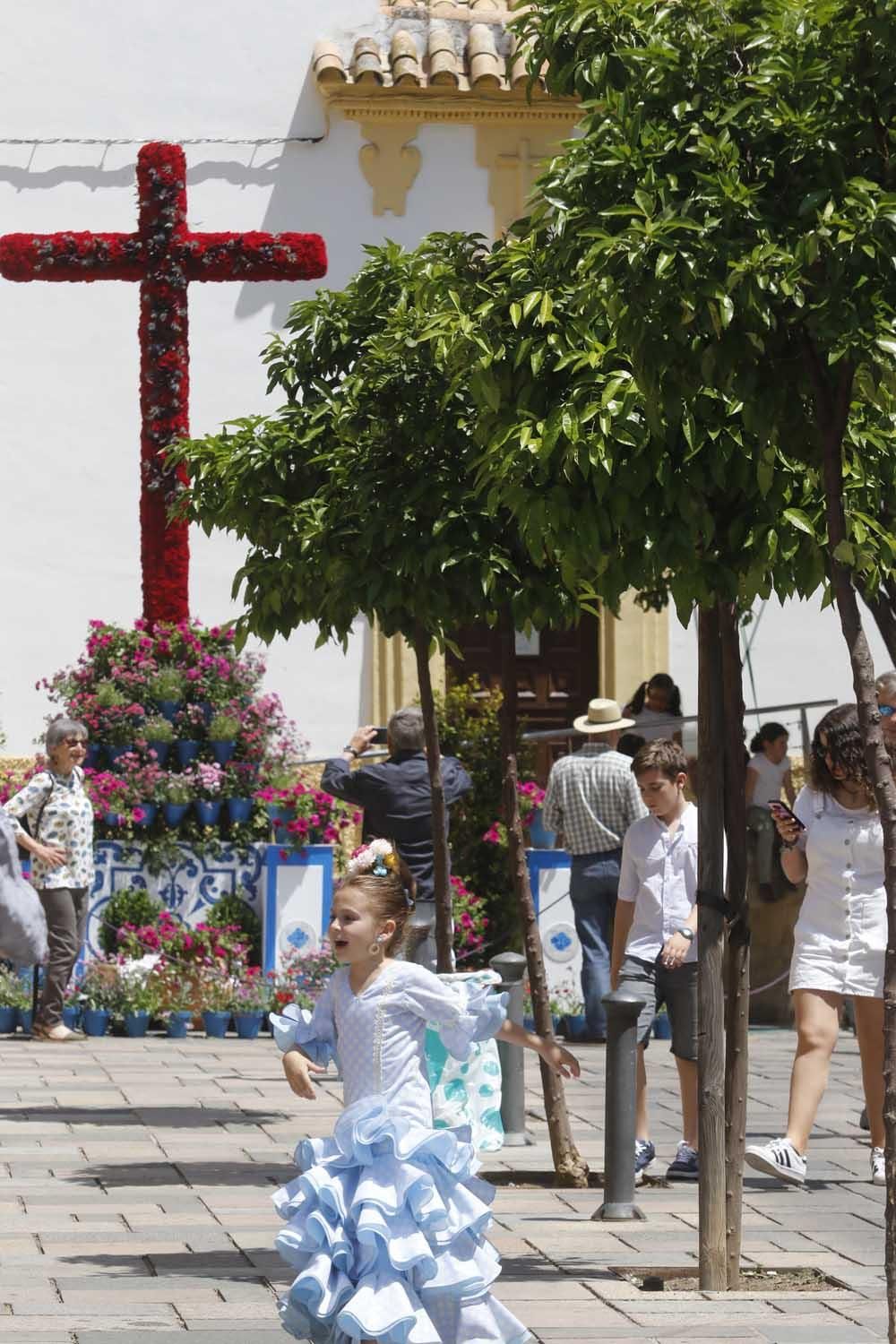 La Cruces abren el Mayo festivo