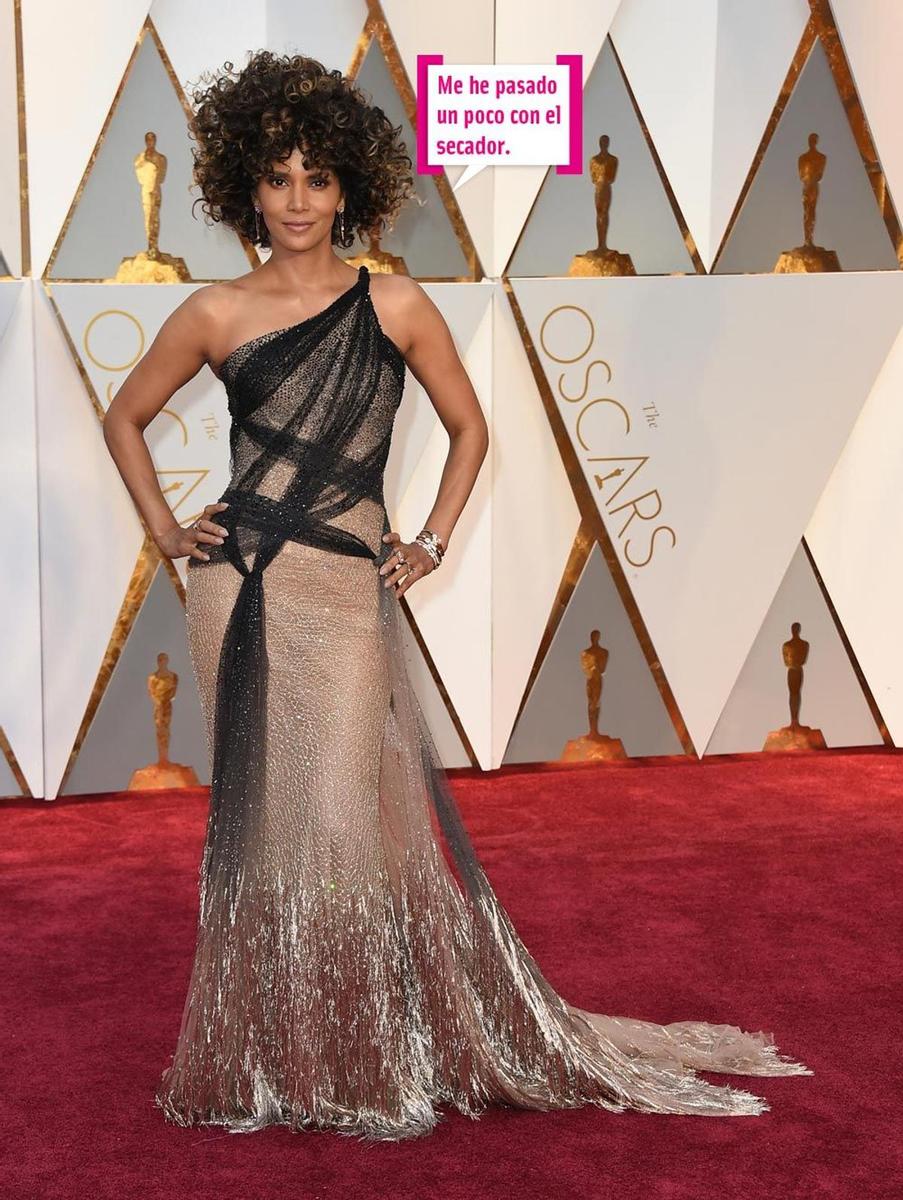 Oscar 2017: Halle Berry, de Atelier Versace