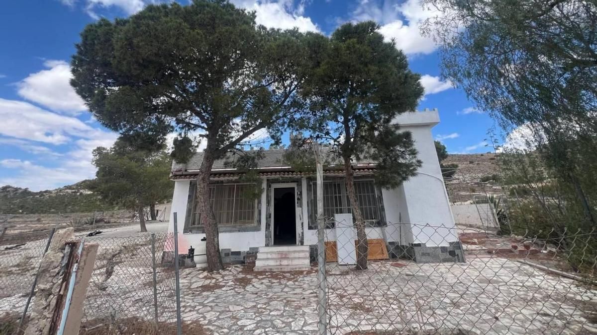 El mini castillo rebajado que está a la venta en Alicante