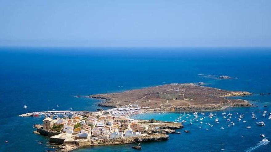 Vista aérea de Tabarca, con la zona habitada en primer término.