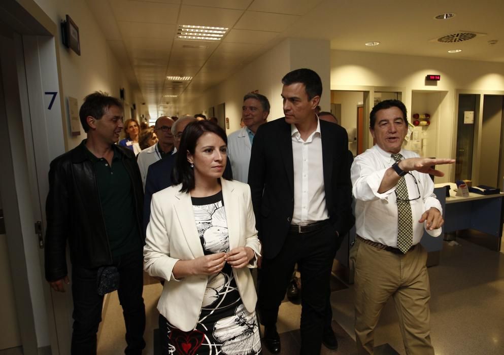 Visita de Pedro Sánchez al HUCA