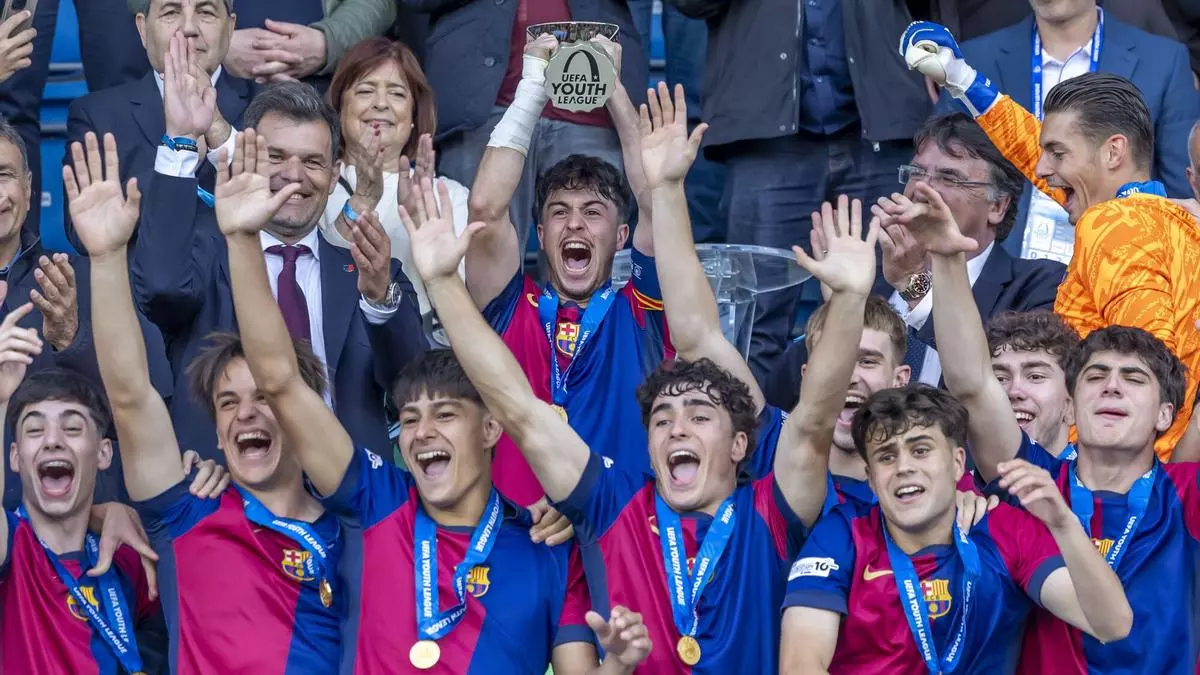 Yako, Brian Fari?as, Arnau Padras y Hugo Alba, los cuatro casos pendientes del juvenil campe車n de Europa